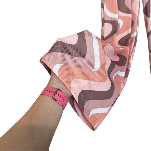 NWT Princess Polly Latiana 70s High Rise Wavy Print Wide Flare Leg Pants Size 8 - Picture 5 of 7